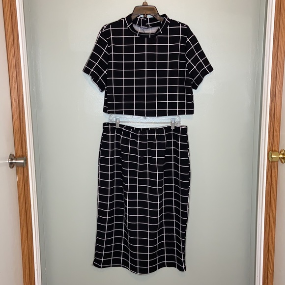 SHEIN Dresses & Skirts - Shein curve two pieces set.2x stretchy